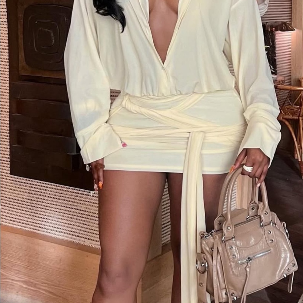 Chic Cream Long Sleeve Mini Dress